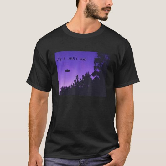 孤独な道Tシャツ美的VAPORWAVEアニメ Tシャツ (正面)