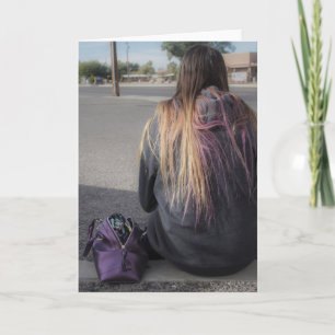 孤独のティーンが一人で写った写真のグリーティングカード カード