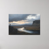 孤独のビスタ:雨が近づく キャンバスプリント (正面)