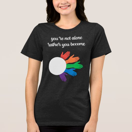 「孤独の中で、我々は自分自身を見つけやる気を起こさせるる。 トライブレンドＴシャツ (正面)