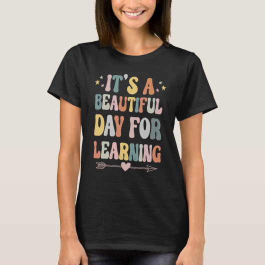 学びの日は美しい レトロ教師スタッド Tシャツ (正面)