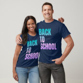 学校に戻るファミリー Tシャツ (ユニセックス)
