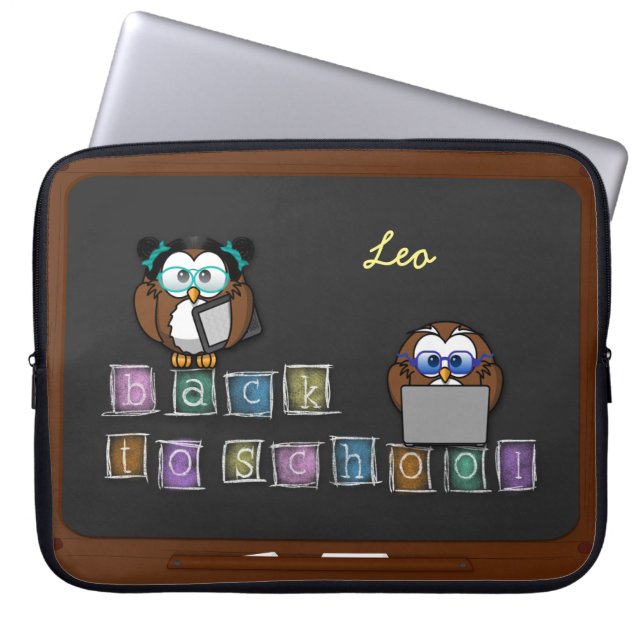 学校に戻るフクロウ ラップトップスリーブ (正面)
