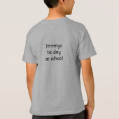 学校に行く途中の可愛いネズミカスタムの少年T-Shir Tシャツ (裏面)