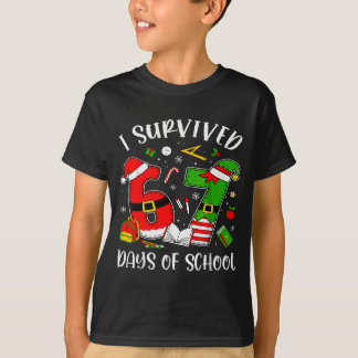 学校のクリスマスサンタを67日間乗り切った先生 Tシャツ