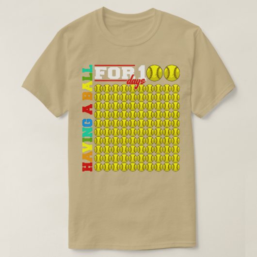 学校のソフトボールの100日のためのボールを持遊つ Tシャツ (デザイン正面)
