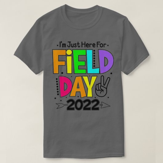 学校のフィールドの日先生フィールドDのためにここにいる Tシャツ (デザイン正面)