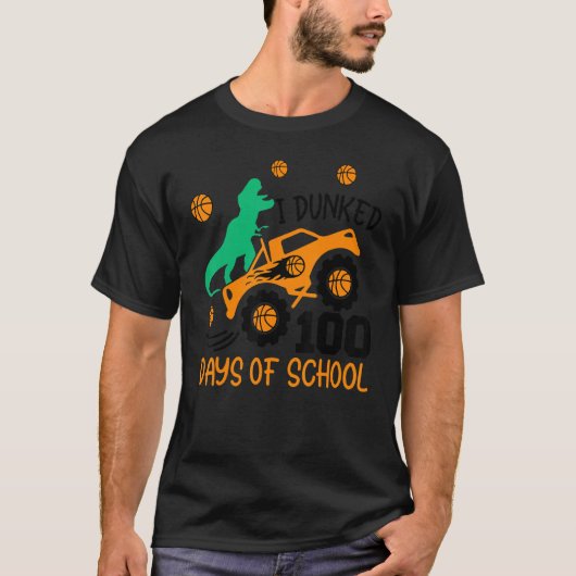 学校のモンスタートラックの100日をダンクした Tシャツ (正面)
