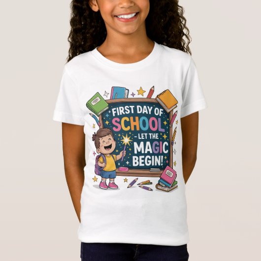 学校の初日 – 魔法を始める – 学校 Tシャツ (正面)