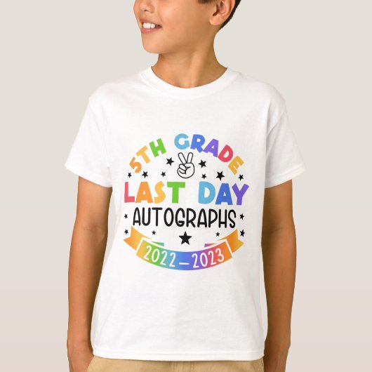 学校の卒業式5年生のサイン最終日 Tシャツ (正面)