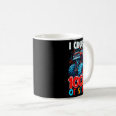 学校の恐竜のモンスターTrucの100日を粉砕した コーヒーマグカップ (正面右)