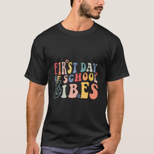 学校の最初の日に小学校に戻る Tシャツ (正面)