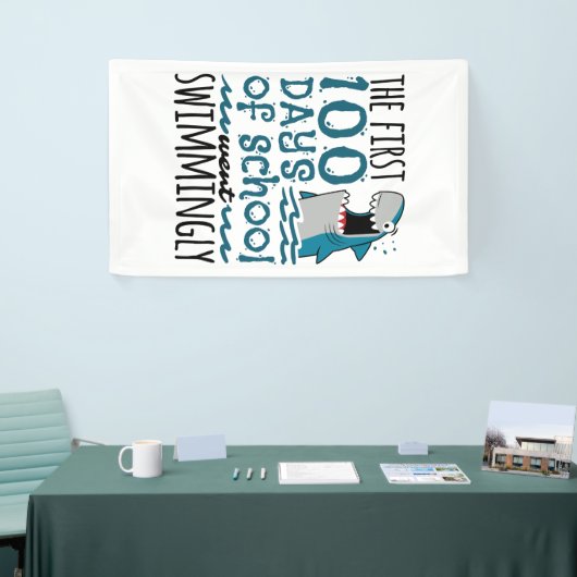 学校の最初の100人の日がサメを泳いで行った 横断幕 (トレードショー)