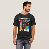 学校の最後の日に来この4年生を見る Tシャツ (正面フル)