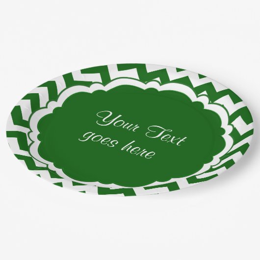 学校の色 – モノグラム山形の緑 – 白 –  ペーパープレート (アングル)