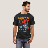 学校の1年生サメの最初の日をアタッチする準備ができている Tシャツ (正面フル)