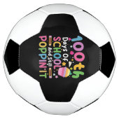 学校の100日とスティルポピンの女の子 サッカーボール (回転)