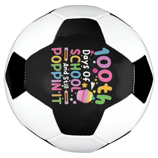 学校の100日とスティルポピンの女の子 サッカーボール (回転)