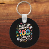 学校の100日目の少年の100日を通してブラストした キーホルダー (正面)