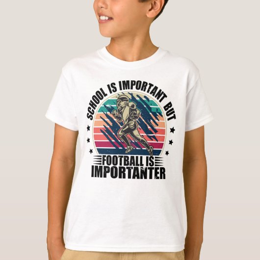 学校はサッカーが大事 Tシャツ (正面)