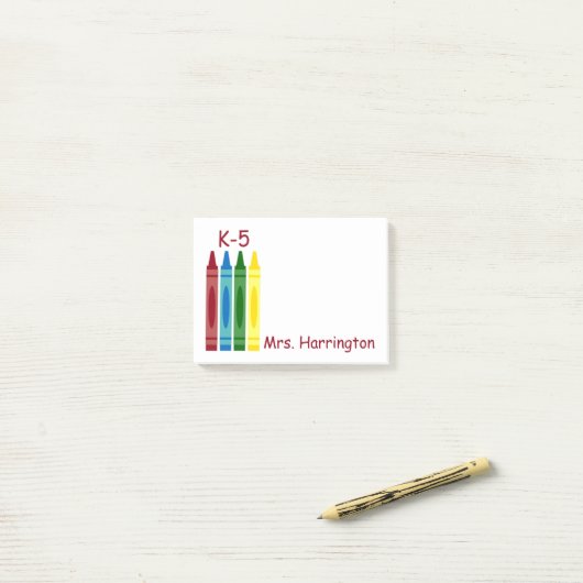 学校はパーソナライズクレヨンで彩色します ポストイット (デスク上)