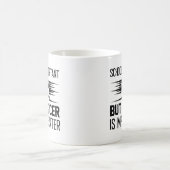 学校は重要だがサッカーは重要だ コーヒーマグカップ (中央)