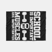 学校は重要だが筋肉は重要だ フリースブランケット (正面(横))