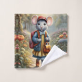 学校へ行く途中の可愛いネズミのパーソナライズされた娘 ウォッシュタオル (ウォッシュタオル)