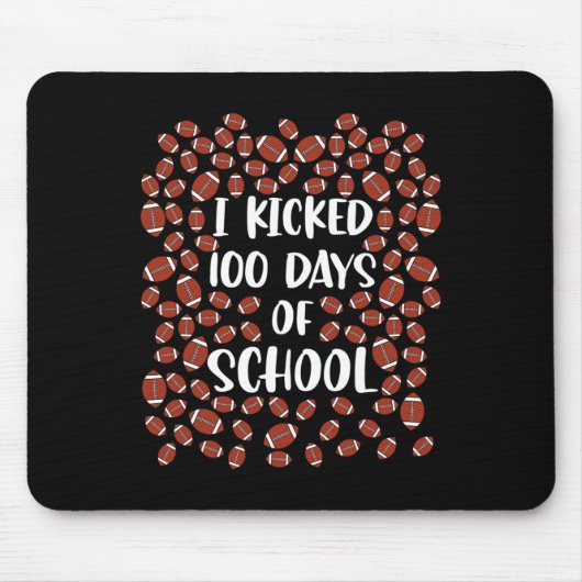 学校を100日ぶん蹴ったフットボール選手の生徒 マウスパッド (正面)