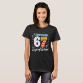 学校を６７日間生き延びた クラフト紙の面白グッズ Tシャツ (正面フル)