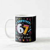 学校を６７日間生き残った６・７のミーム教師 コーヒーマグカップ (左)