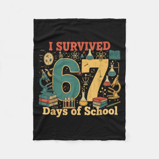 学校を67日間乗り切ったよ おもしろ理科系の人向けの面白いデザイン フリースブランケット (正面)
