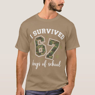 学校カモフラージュ 67日間生き残った 七七 67 おもしろTシャツ Tシャツ