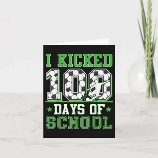 学校サッカーの100日を100日目の子供を蹴った カード (正面)