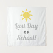 学校最後の日 グレー 黄色 太陽 タペストリー (正面)