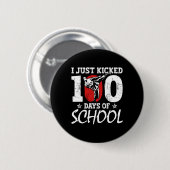 学校武術アーツ空手の100日を蹴った 缶バッジ (正面&裏面)