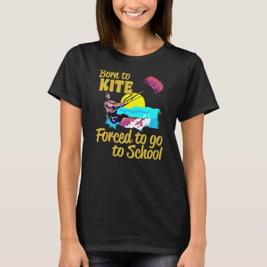 学校生まれKへ行くことを強制された凧への騎手搭乗 Tシャツ (正面)