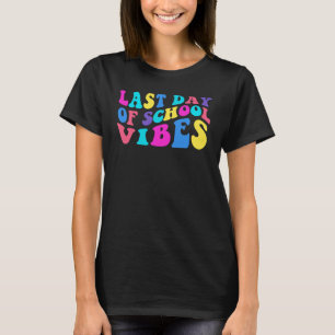 学校生活の最終日 Tシャツ