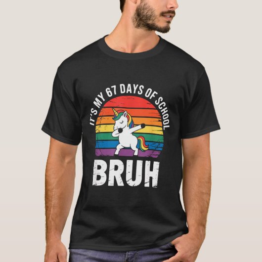 学校生活もあと67日 ブル Funny 67 Meme Tシャツ (正面)