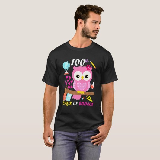 学校生活100日目の記念日 100日間でさらに賢くなった かわいいフクロウが好き Tシャツ (正面フル)