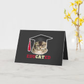 学歴のある猫が卒業キャップを被っている カード (黄色い花)