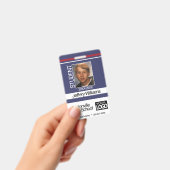 学生の写真 – 青 バッジ (手持ち)