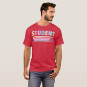 学生は食べる寝る勉強するを繰り返す おもしろい Tシャツ (正面フル)