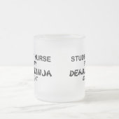 学生ナースの致命的な忍者 フロストグラスマグカップ (中央)