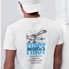 学生パイロット 初ソロ飛行 雲の上の冒険 カスタムTシャツ Tシャツ
