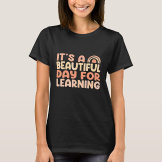 学習にぴったりなレトロな先生のスタッド Tシャツ