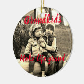 孫がクリスマスに人生のグランド写真を撮る セラミックオーナメント (左)