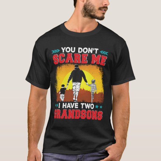 孫が2人いるから怖くない ファミリー Tシャツ (正面)