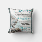 孫に宛パーソナライズされたてた手紙はおばあちゃんを愛して クッション (正面)