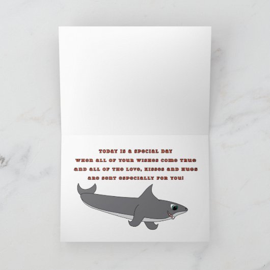 孫の大きい鮫のかみ傷のハッピーバースデー カード (内部)